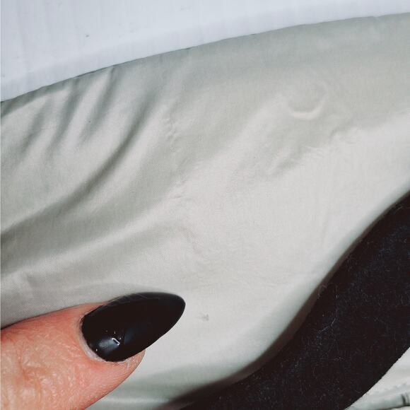 Uniqlo Ultra Light Down Puffer Vest Men's Large Gray 079120 Packable Gorpcore - Picture 5 of 10